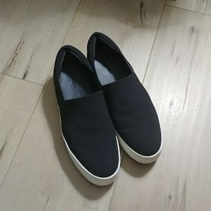 Vince nylon slip on 7.5
